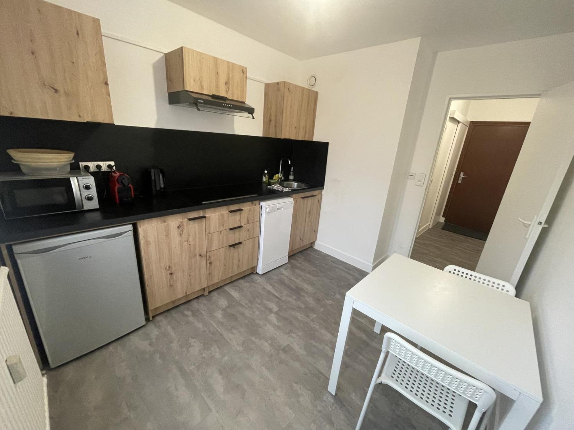 Logement Neuf A Proximite Du Centre Ville Avec Parking ลิมอจส์ ภายนอก รูปภาพ