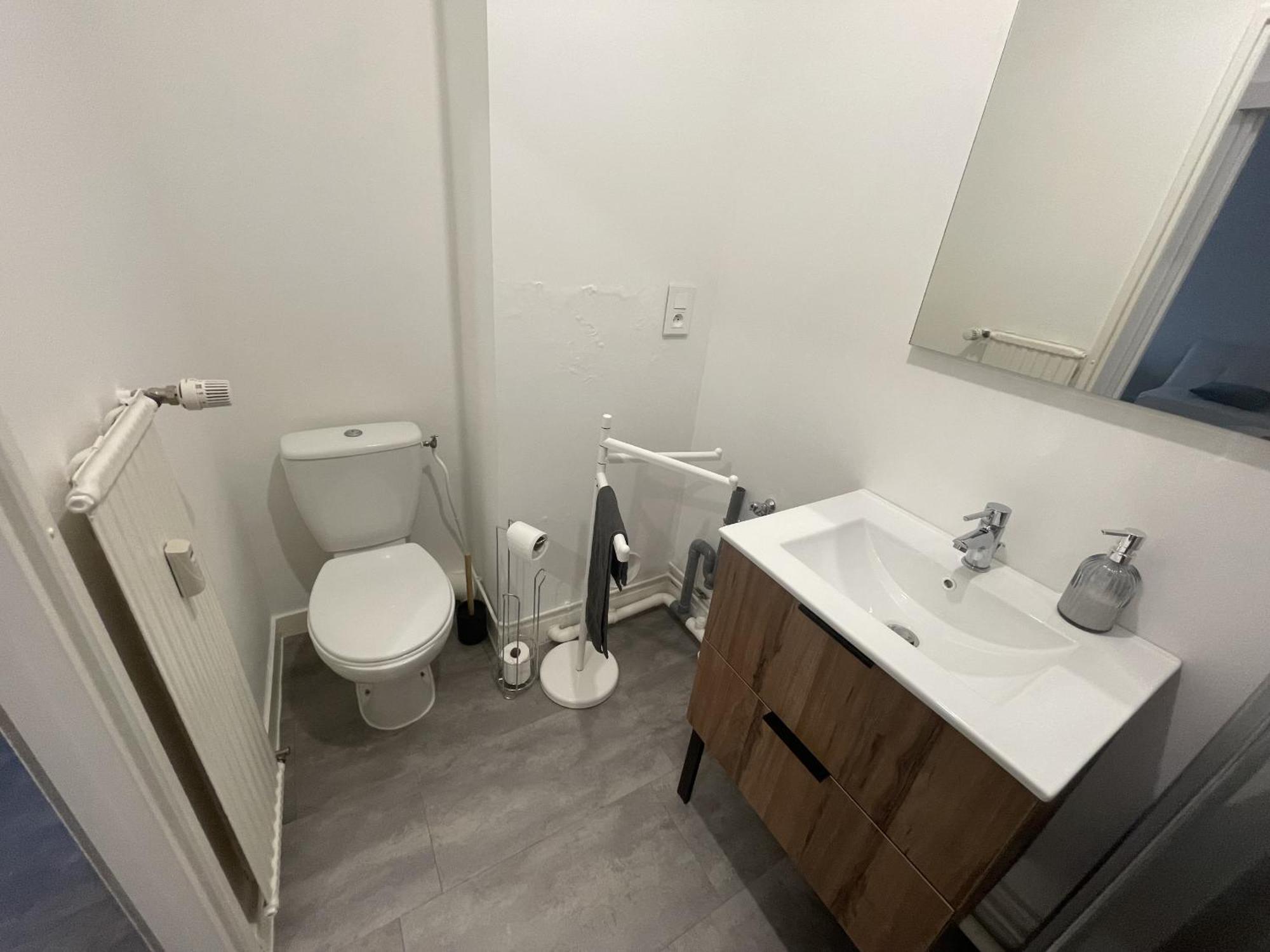 Logement Neuf A Proximite Du Centre Ville Avec Parking ลิมอจส์ ภายนอก รูปภาพ
